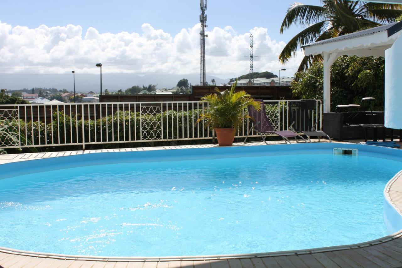 Lauraym 1 Hotel Baie-Mahault Exterior photo